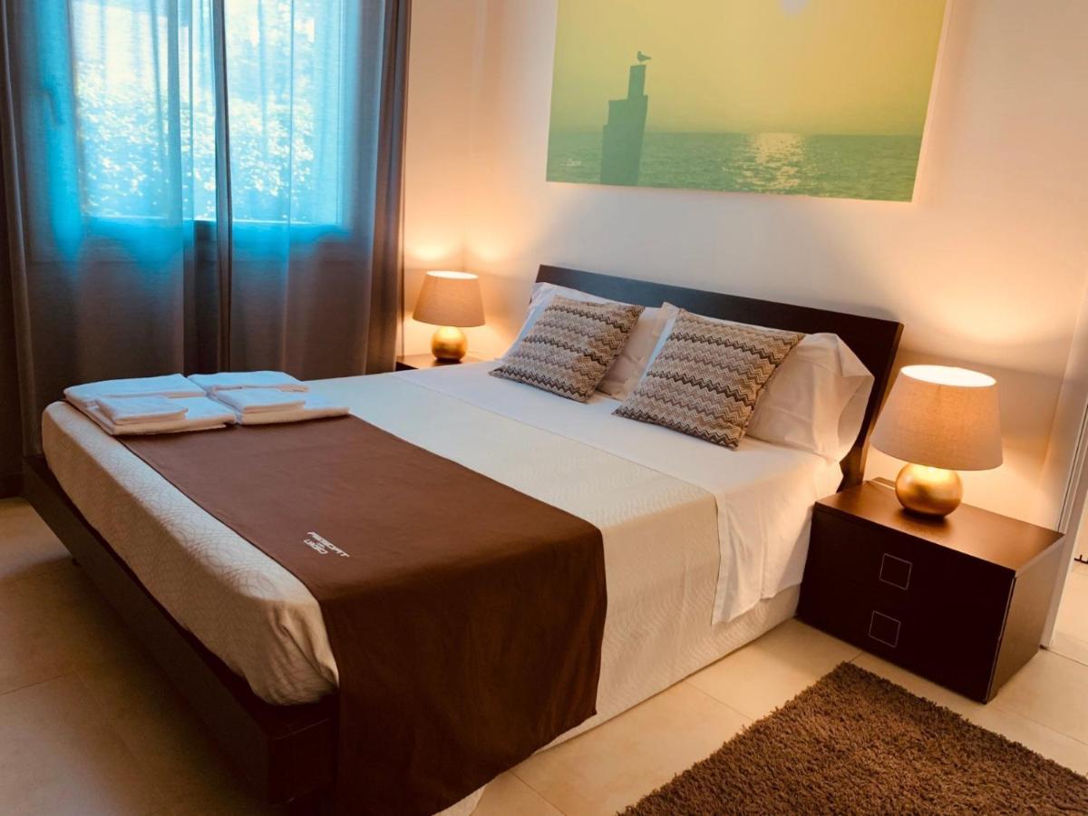 Residence Del Lago 데센자노델가르다 외부 사진