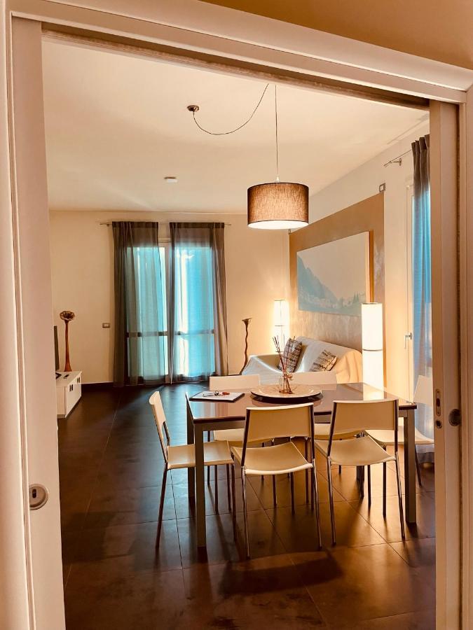 Residence Del Lago 데센자노델가르다 외부 사진
