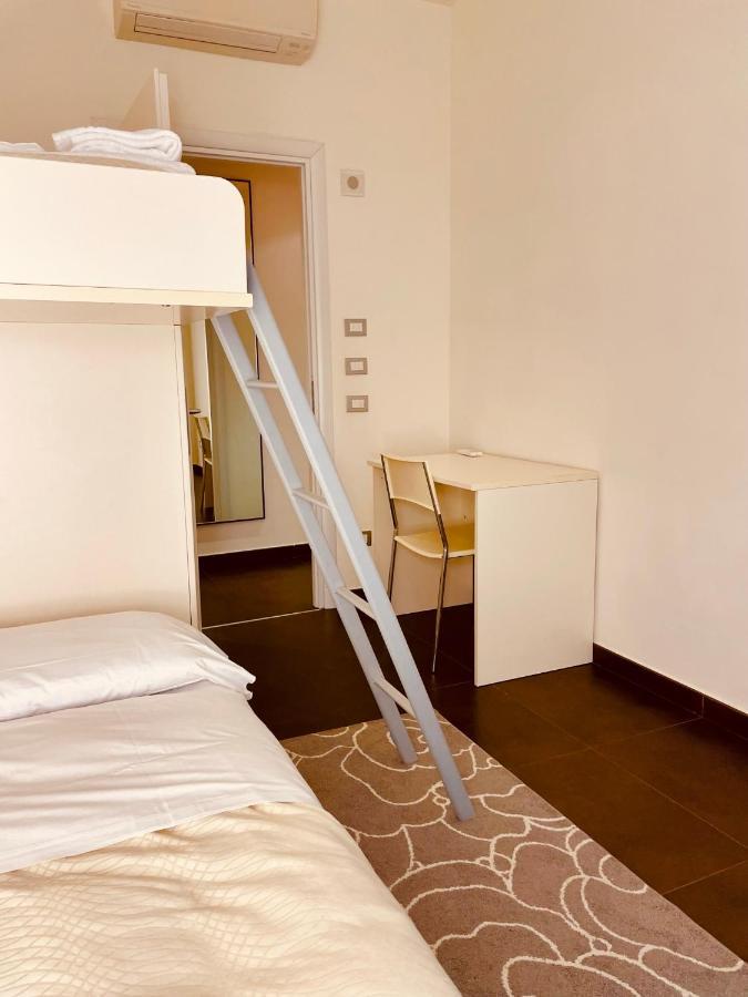 Residence Del Lago 데센자노델가르다 외부 사진