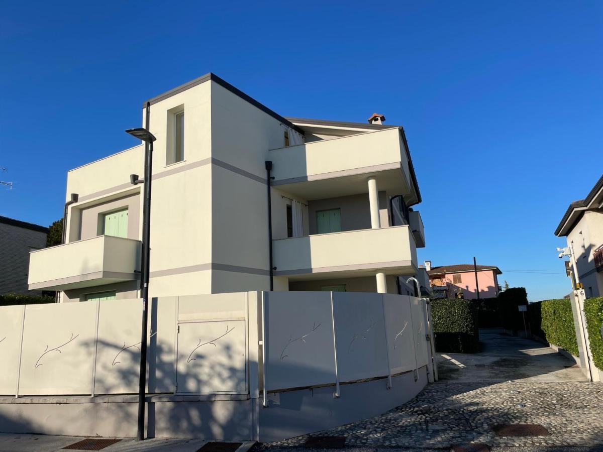 Residence Del Lago 데센자노델가르다 외부 사진
