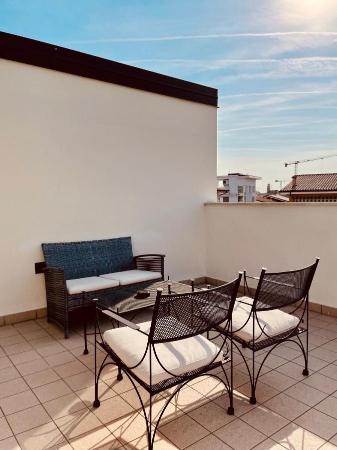 Residence Del Lago 데센자노델가르다 외부 사진