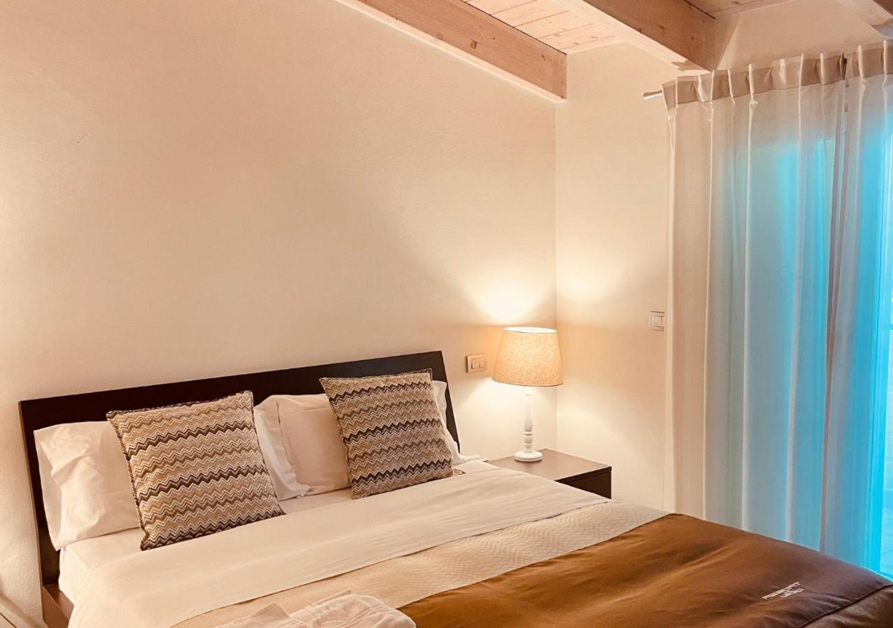 Residence Del Lago 데센자노델가르다 외부 사진