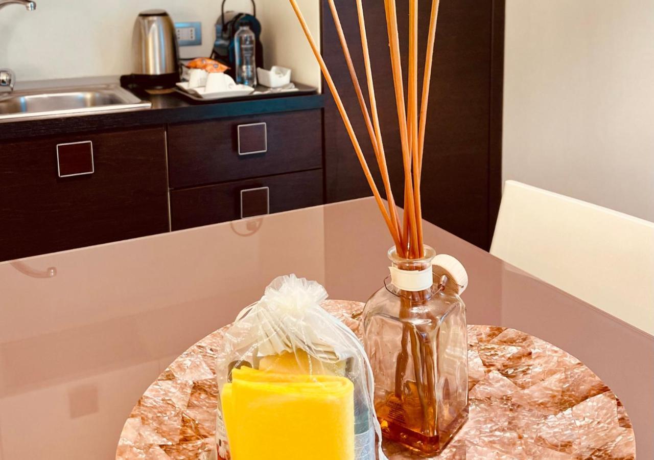Residence Del Lago 데센자노델가르다 외부 사진