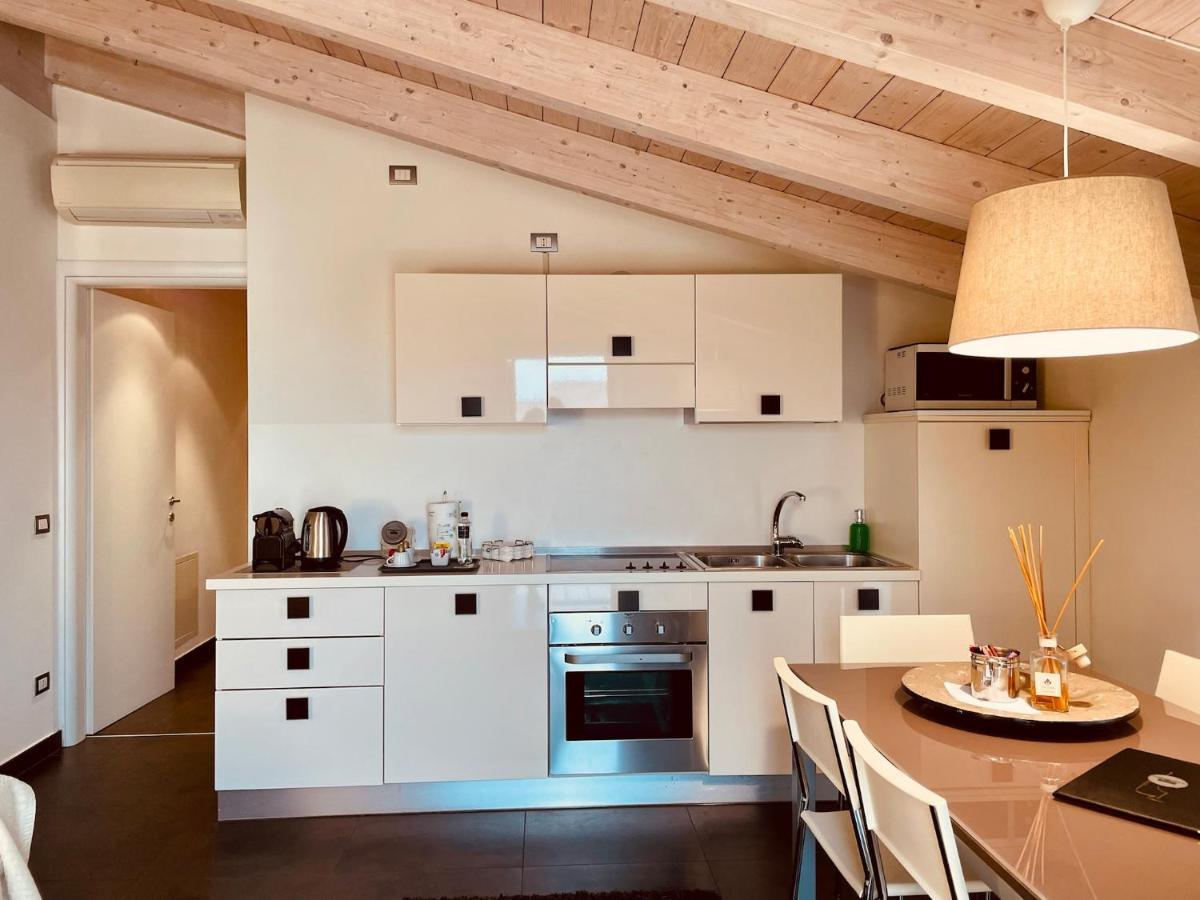 Residence Del Lago 데센자노델가르다 외부 사진