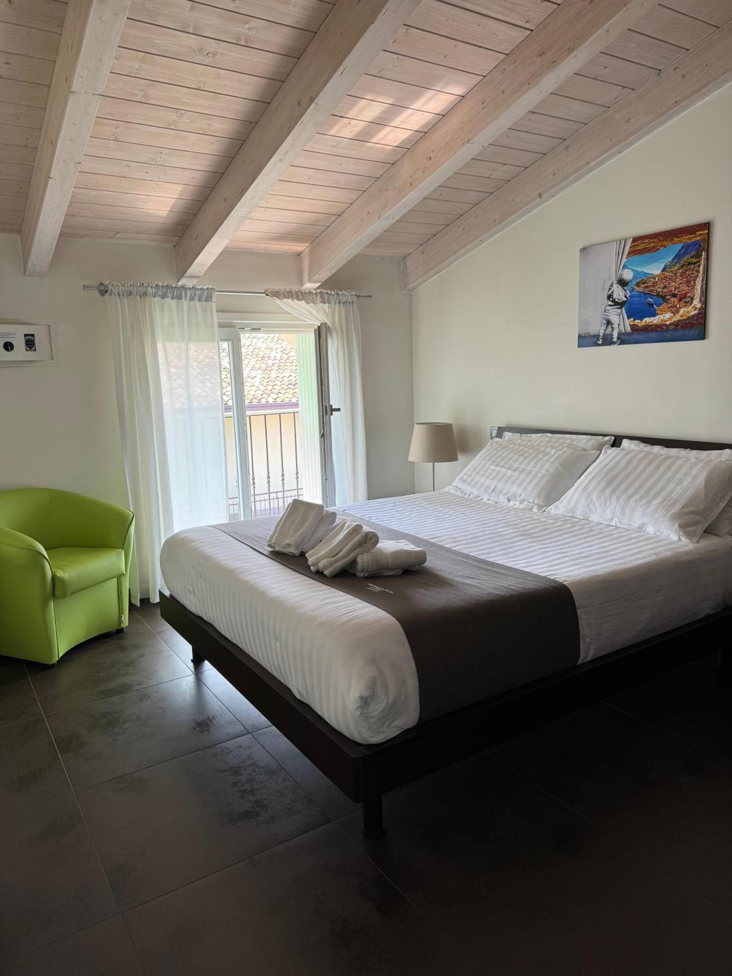 Residence Del Lago 데센자노델가르다 외부 사진