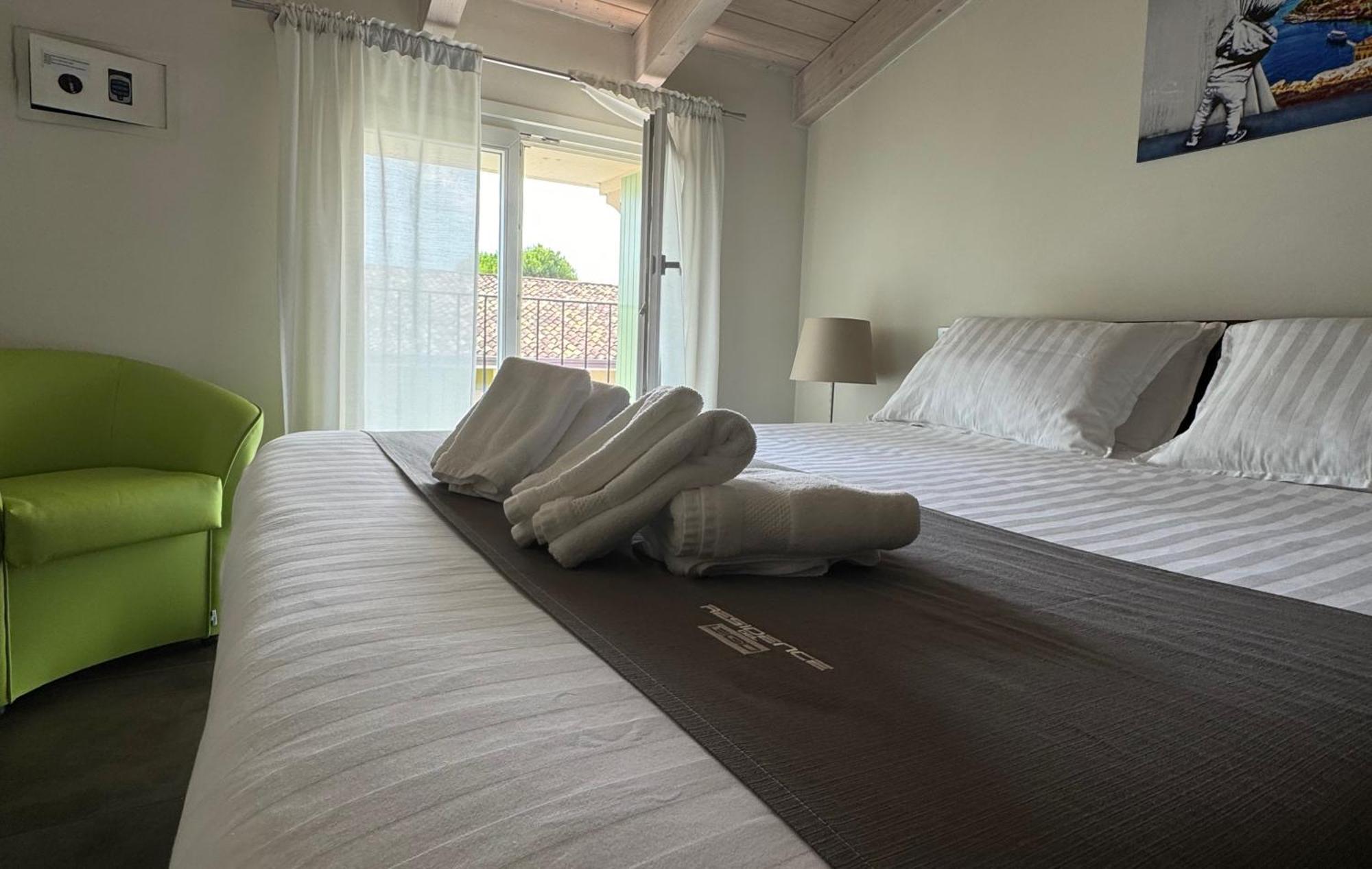 Residence Del Lago 데센자노델가르다 외부 사진